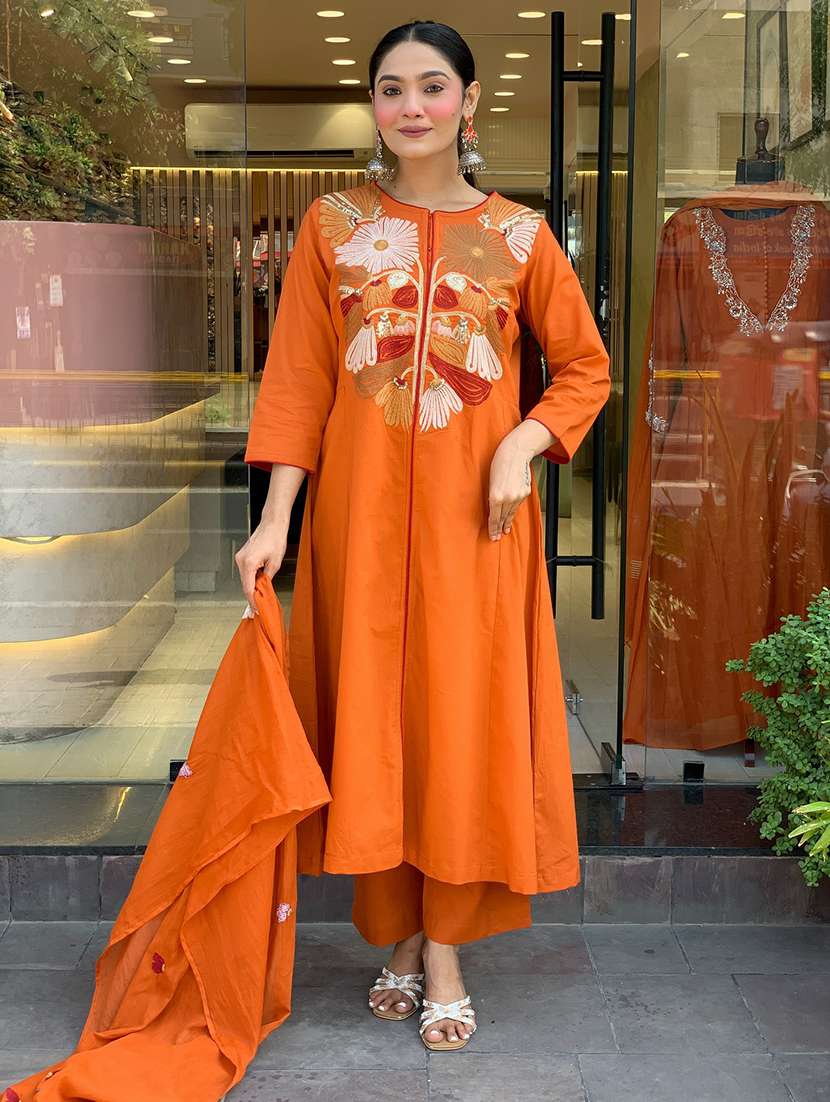 women three quarter sleeve kurta pant with dupatta set - 22060206 -  Standard Image - 1