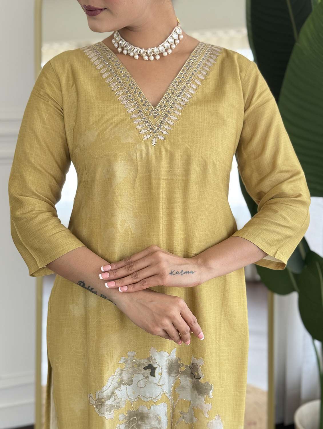 women three quarter sleeve kurta pant with dupatta set - 22060209 - Standard Image - 4