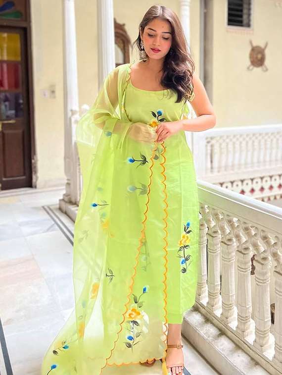 women floral printed sleeveless kurta pant with dupatta set - 22060211 -  Standard Image - 1