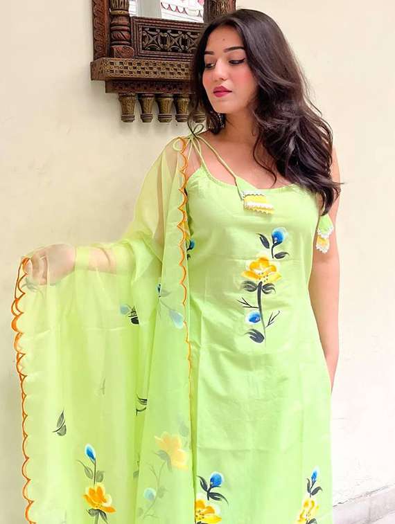 women floral printed sleeveless kurta pant with dupatta set - 22060211 - Standard Image - 4