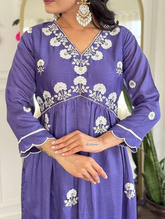 women three quarter sleeve kurta pant with dupatta set - 22060216 - Standard Image - 4