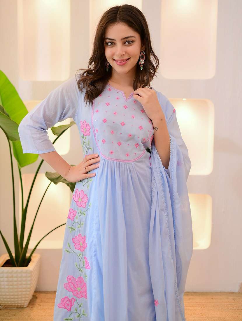 women three quarter sleeve kurta pant with dupatta set - 22060219 - Standard Image - 4