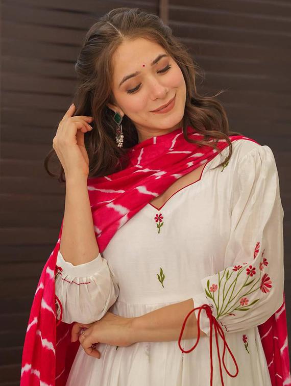 women three quarter sleeve kurta pant with dupatta set - 22060223 - Standard Image - 4