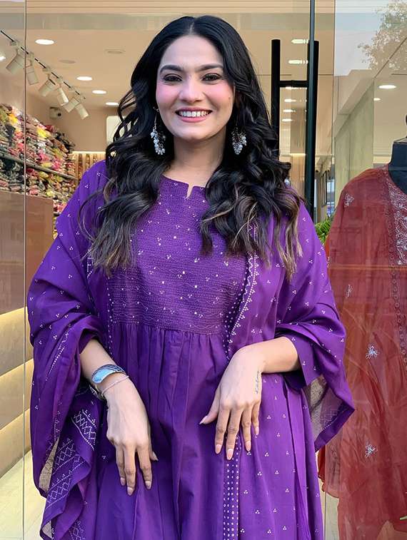 women three quarter sleeve kurta pant with dupatta set - 22060225 - Standard Image - 4
