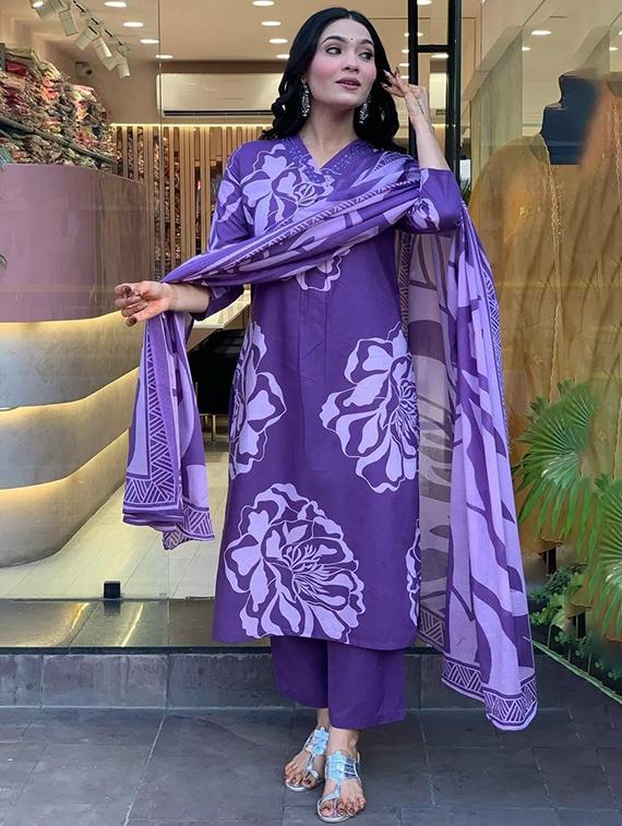 women three quarter sleeve kurta pant with dupatta set - 22060235 - Standard Image - 1