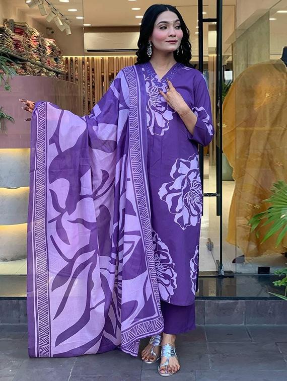 women three quarter sleeve kurta pant with dupatta set - 22060235 - Standard Image - 4