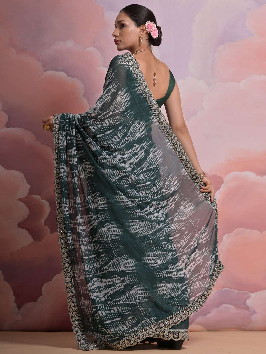 women printed embellished bordered saree with blouse - 22060566 -  Standard Image - 1