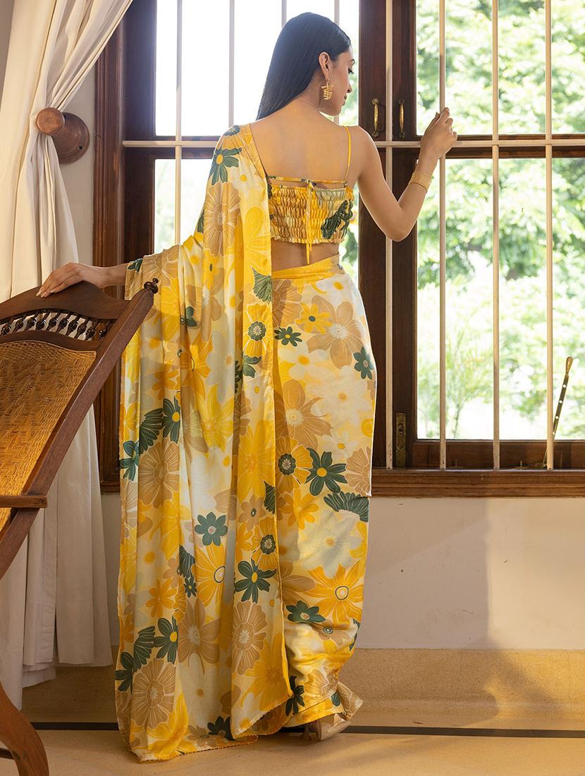 women floral printed saree with blouse - 22060588 - Standard Image - 1