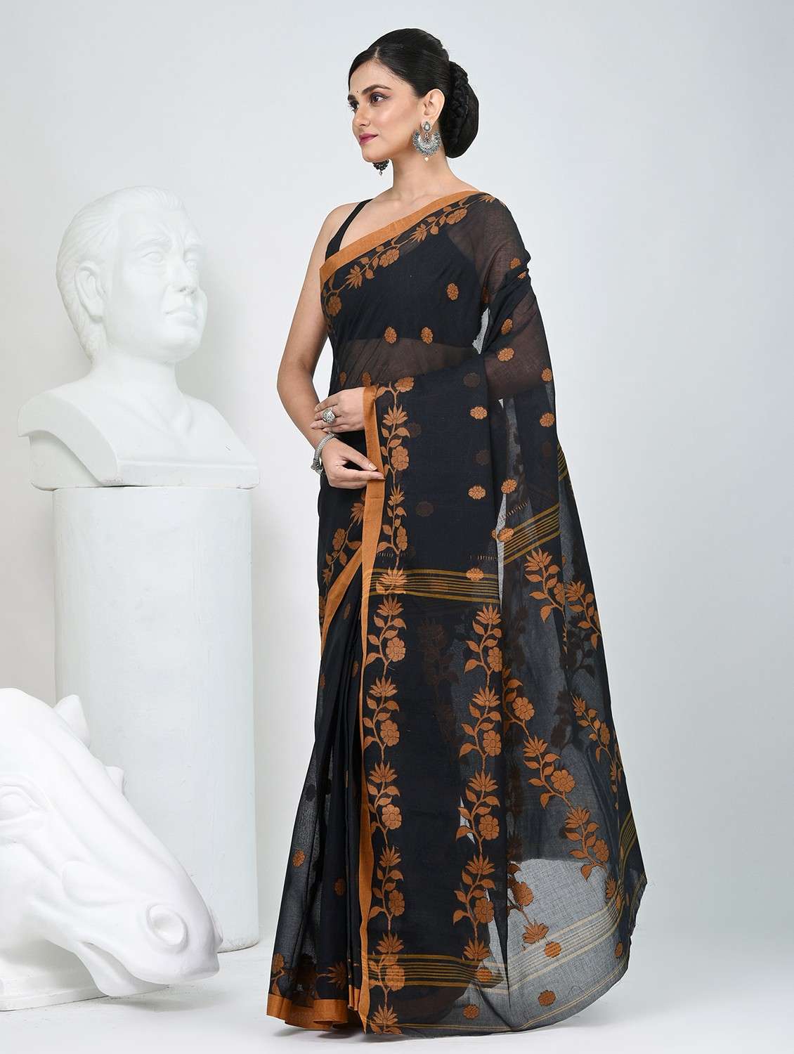 women self design tant saree - 22060640 - Standard Image - 4