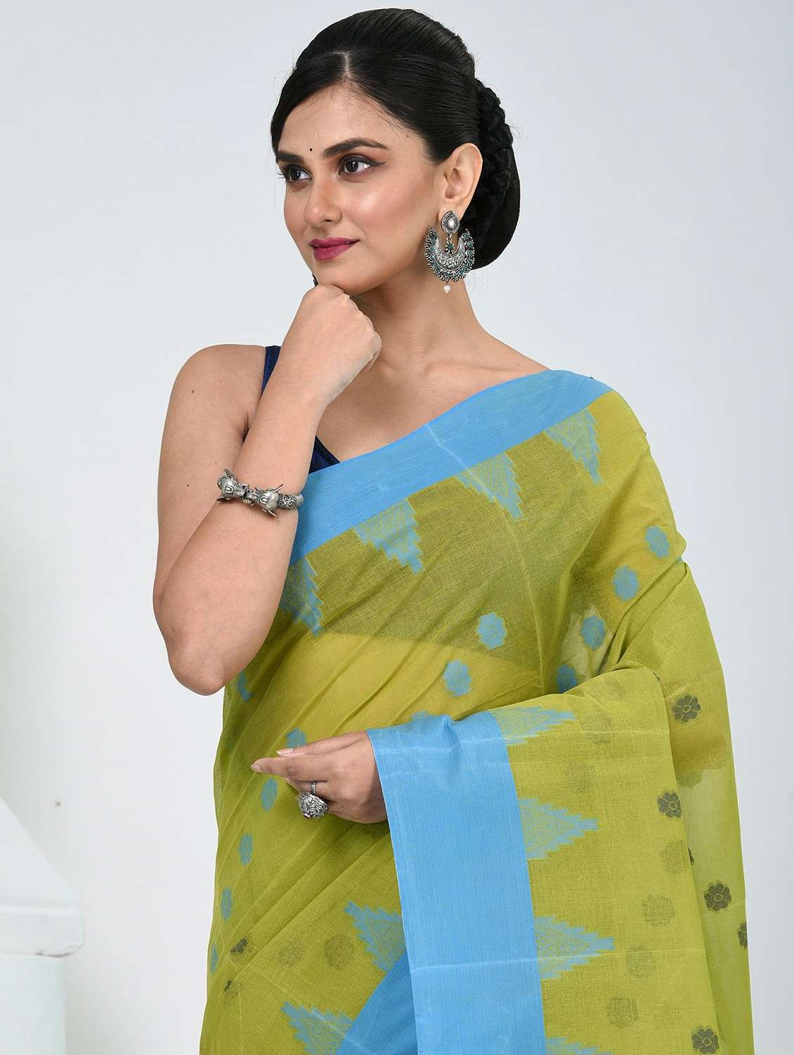 women self design handloom saree - 22060643 -  Standard Image - 1