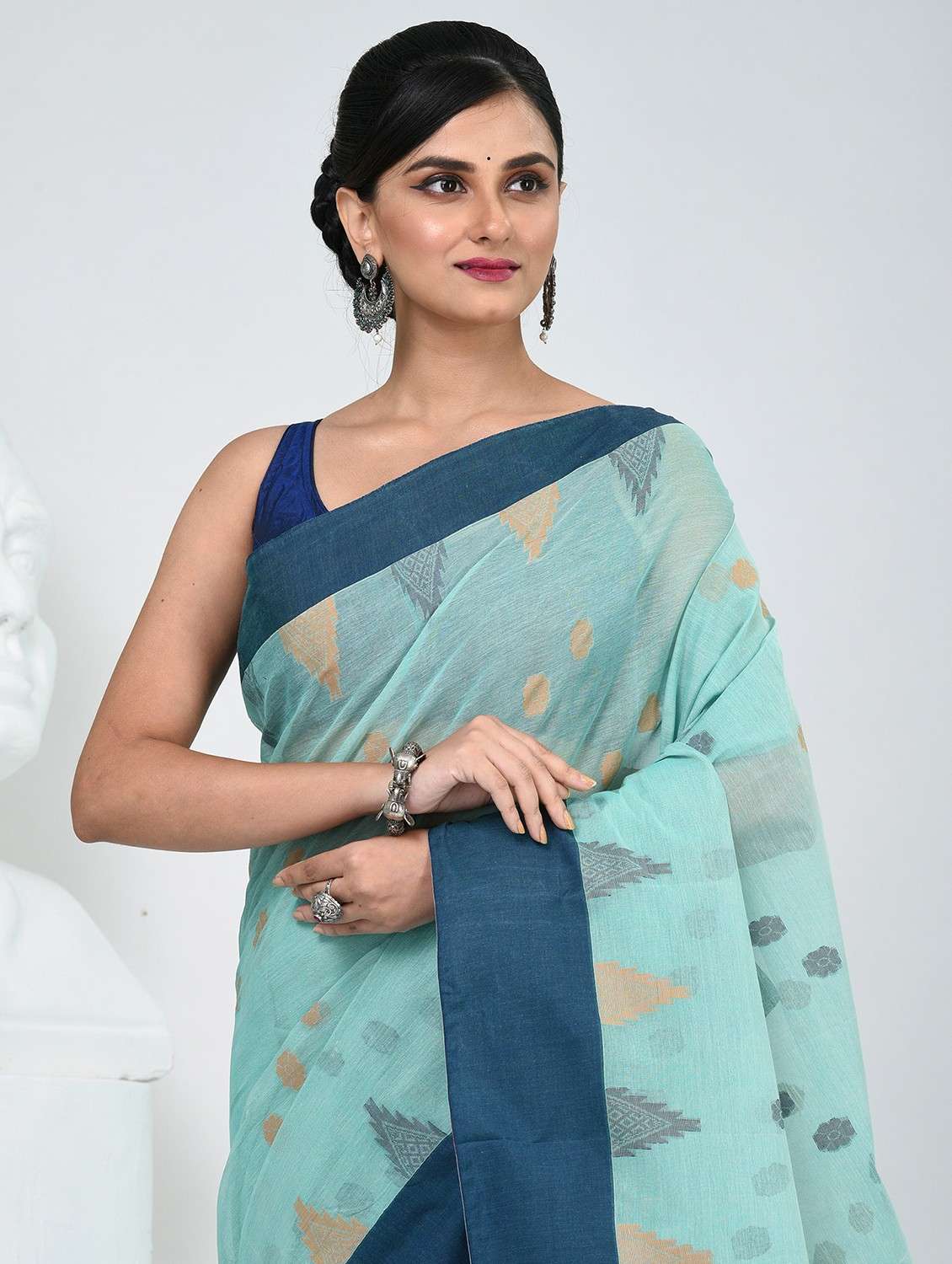 women self design handloom saree - 22060644 -  Standard Image - 1