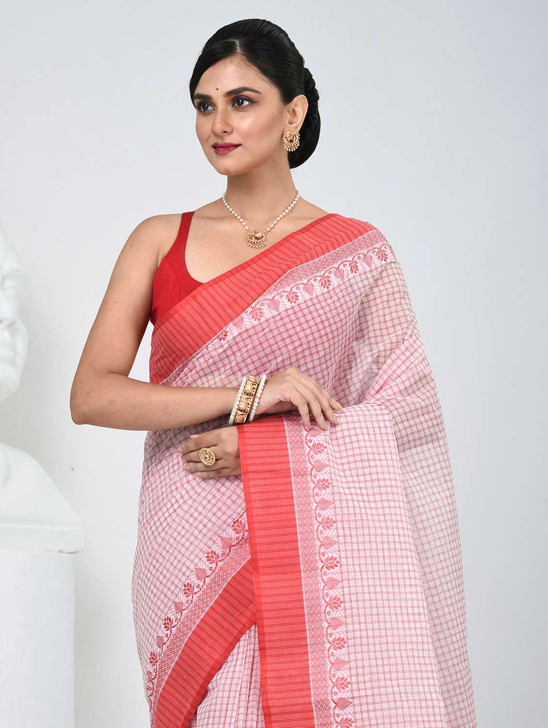 women self design tant saree - 22060656 - Standard Image - 4