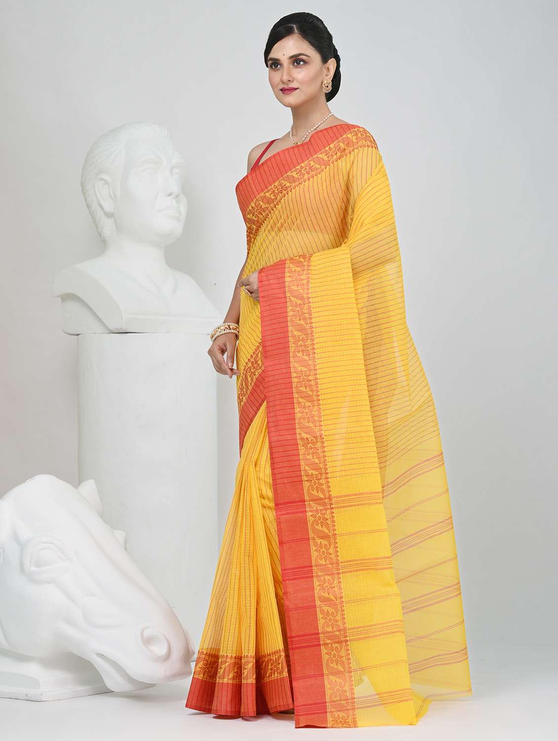 women striped tant saree - 22060662 -  Standard Image - 1