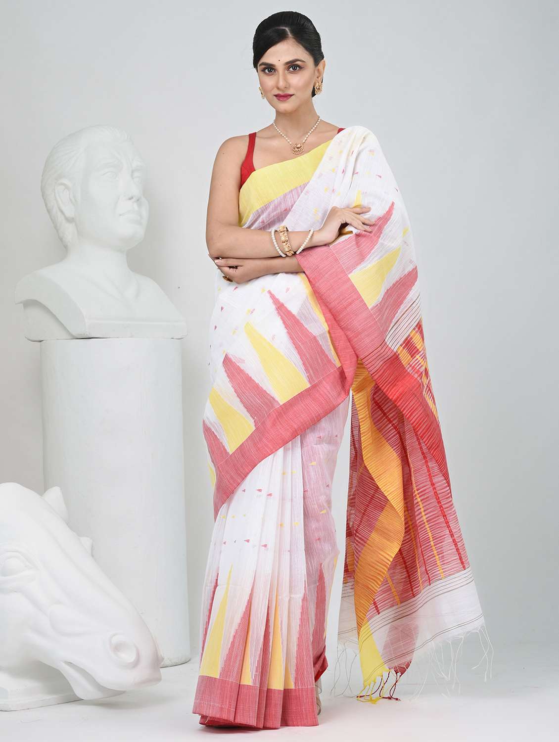 women self design handloom saree with blouse - 22060669 -  Standard Image - 1