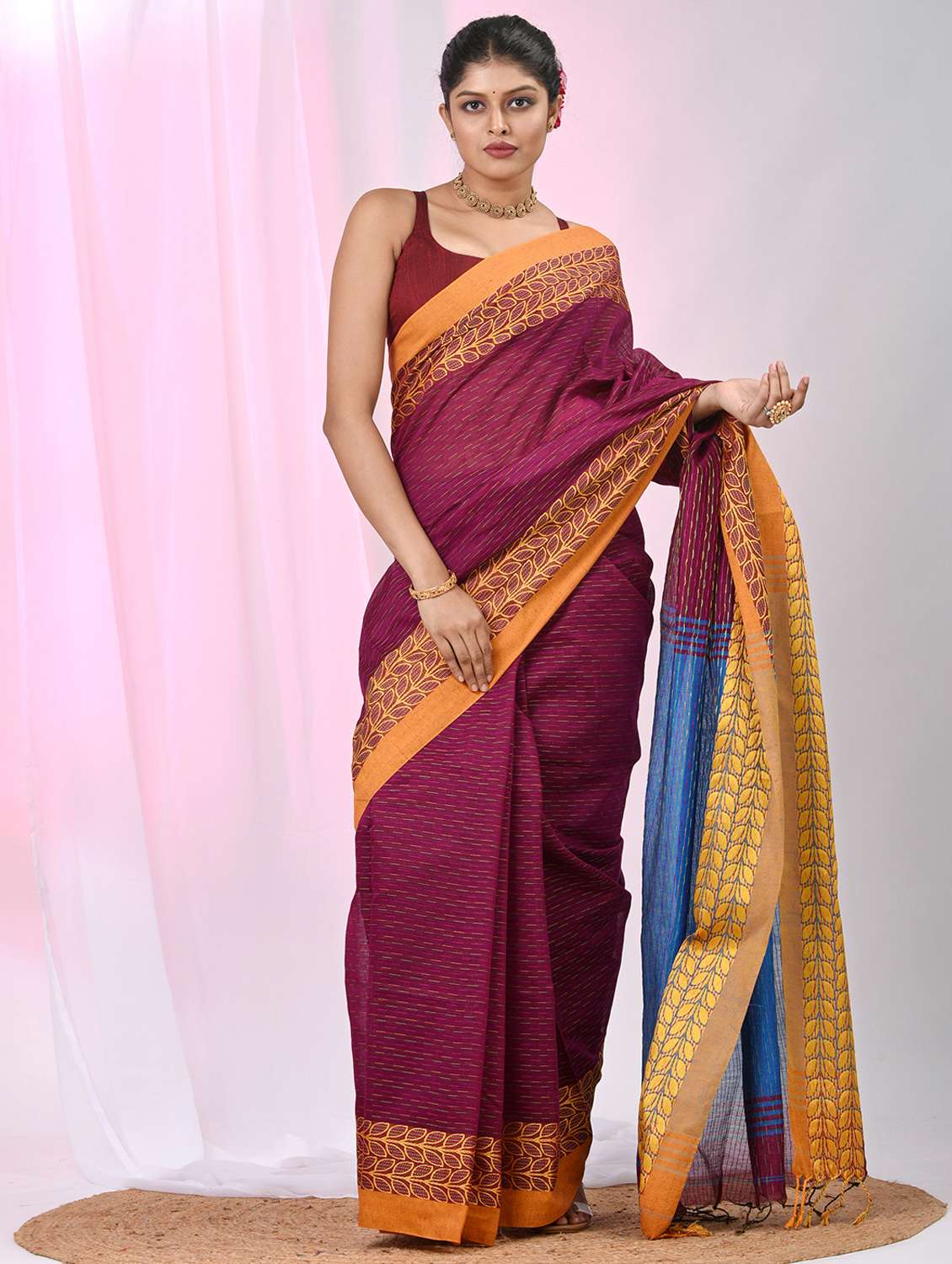 women self design handloom saree with blouse - 22060672 -  Standard Image - 1