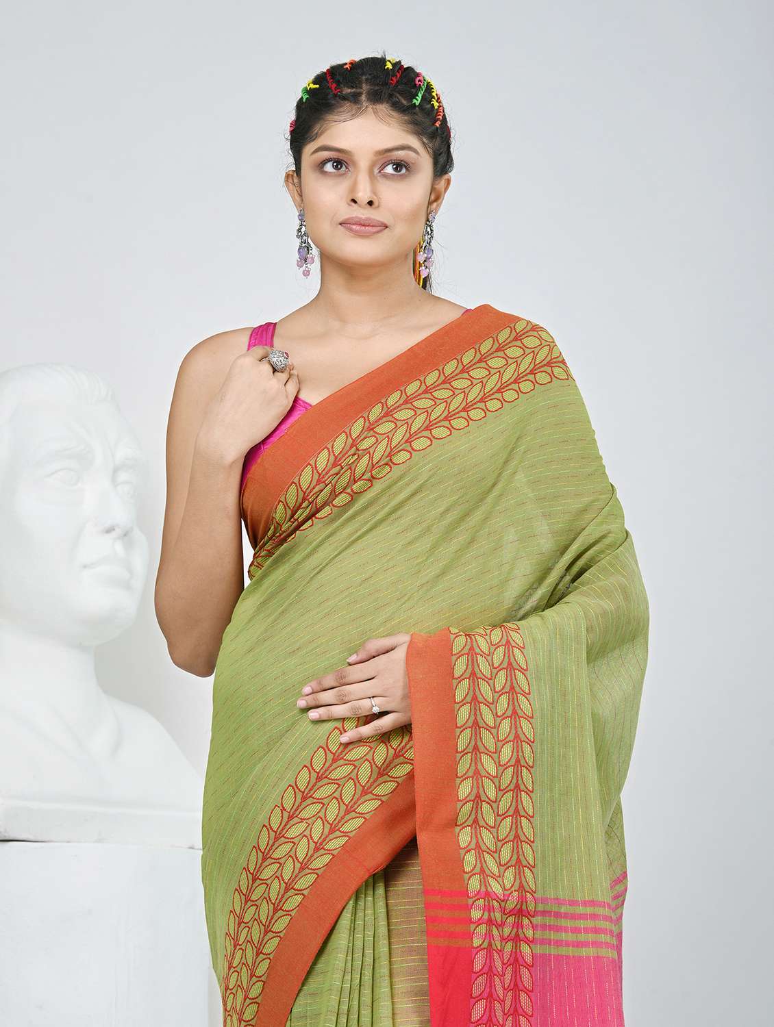 women self design handloom saree with blouse - 22060676 -  Standard Image - 1