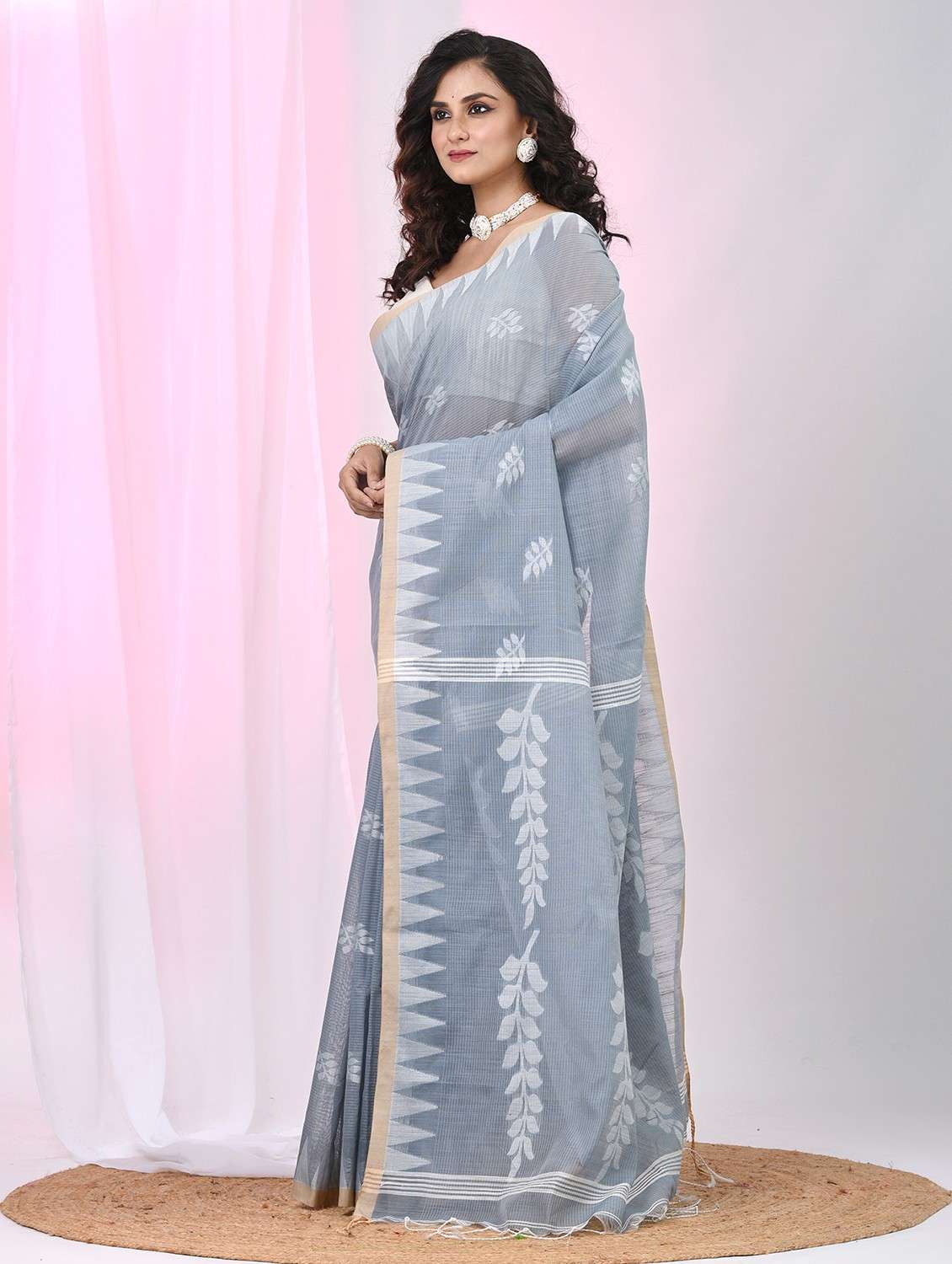 women self design handloom saree with blouse - 22060680 -  Standard Image - 4