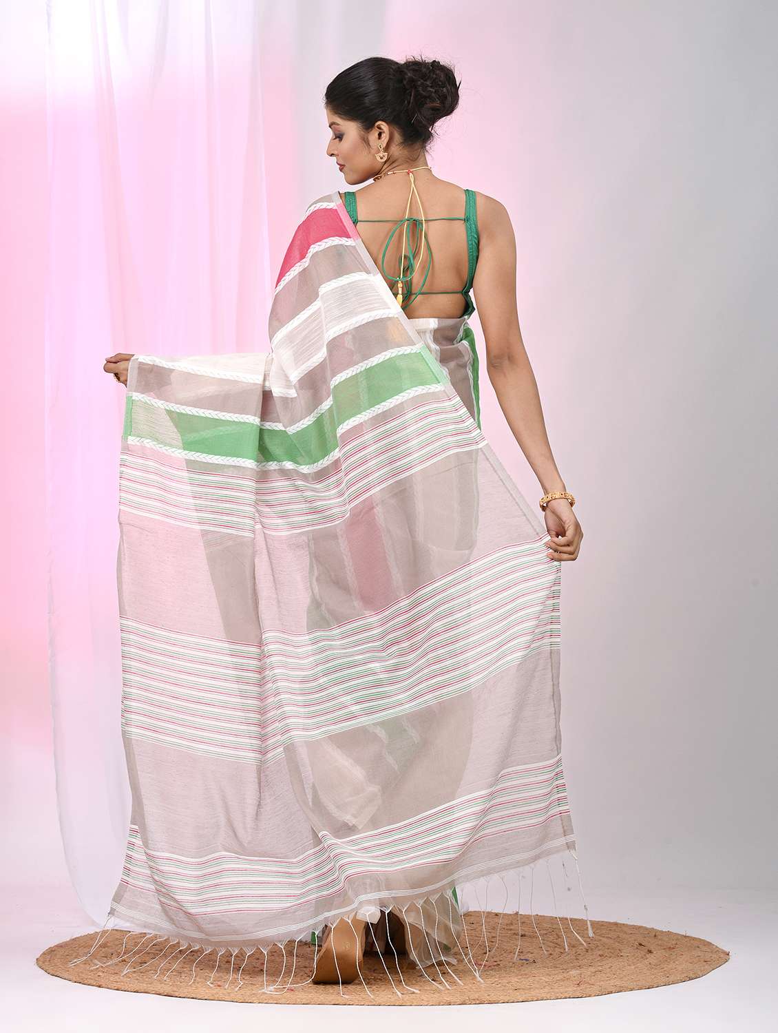 women striped handloom saree with blouse - 22060684 -  Standard Image - 4