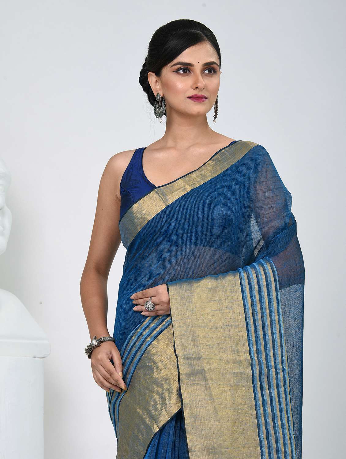 women self design handloom saree with blouse - 22060695 - Standard Image - 1