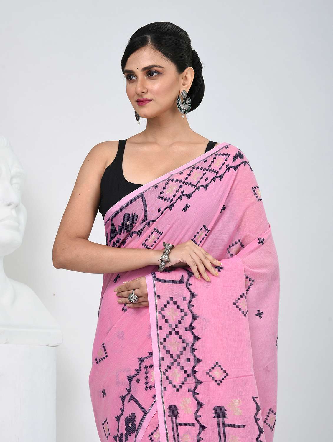 women self design handloom saree with blouse - 22060704 - Standard Image - 1