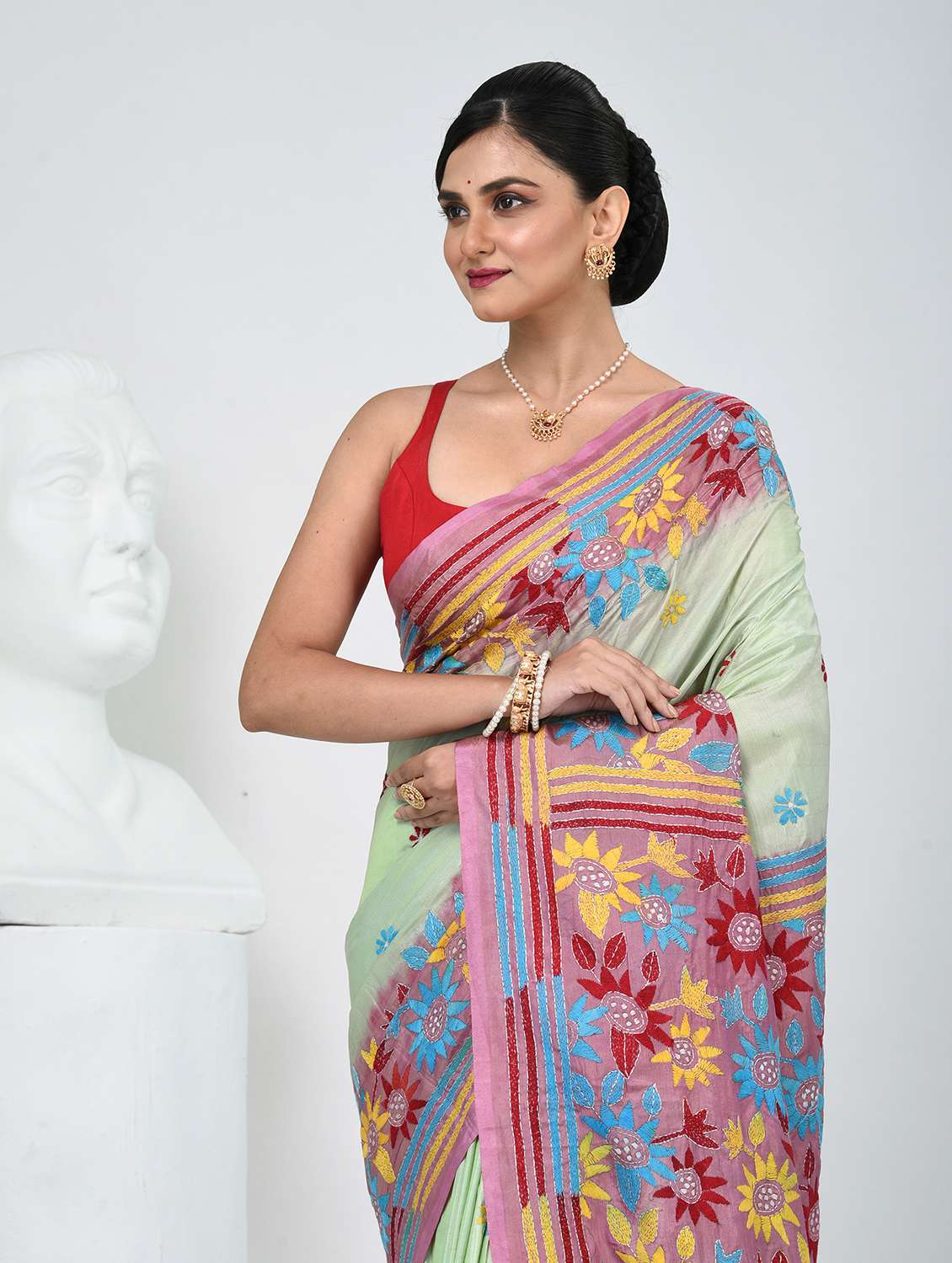 women solid with work handloom saree with blouse - 22060734 - Standard Image - 1