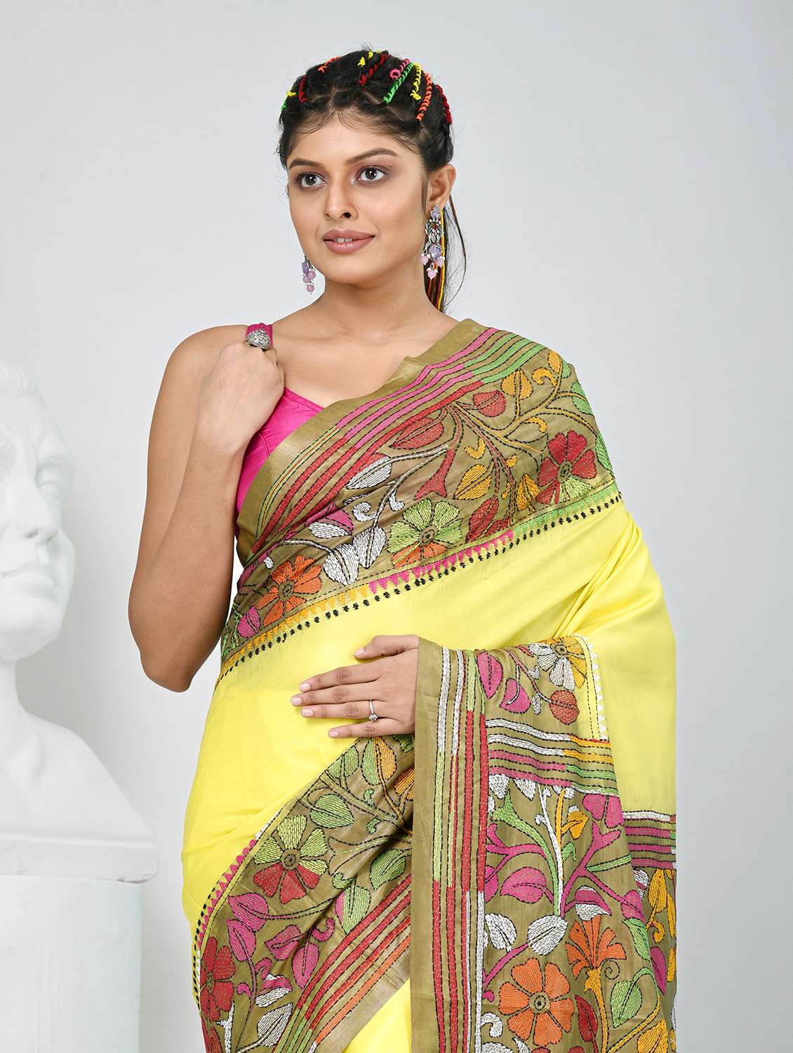 women solid with work handloom saree with blouse - 22060737 - Standard Image - 1