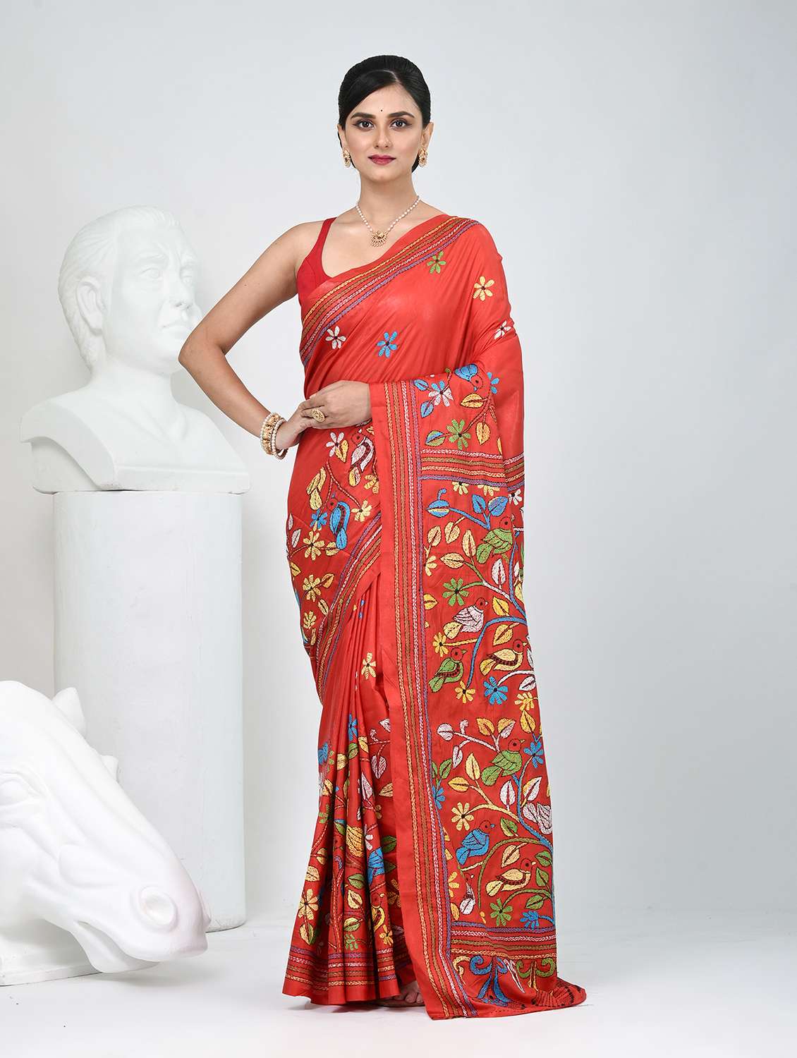 women solid with work handloom saree with blouse - 22060742 - Zoom Image - 0