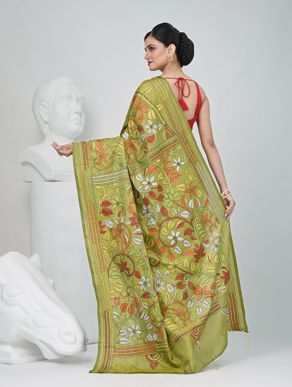 women solid with work handloom saree with blouse - 22060744 - Standard Image - 4