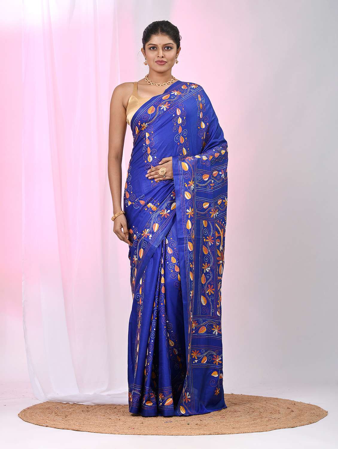 women solid with work handloom saree with blouse - 22060746 - Zoom Image - 0
