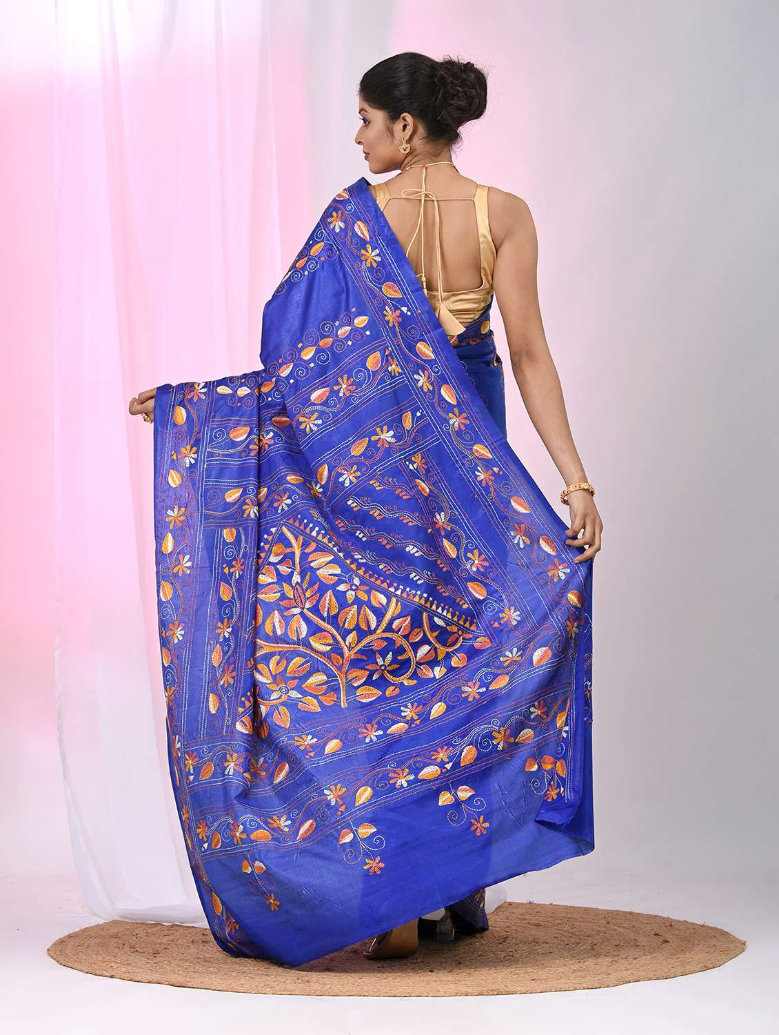 women solid with work handloom saree with blouse - 22060746 - Standard Image - 4