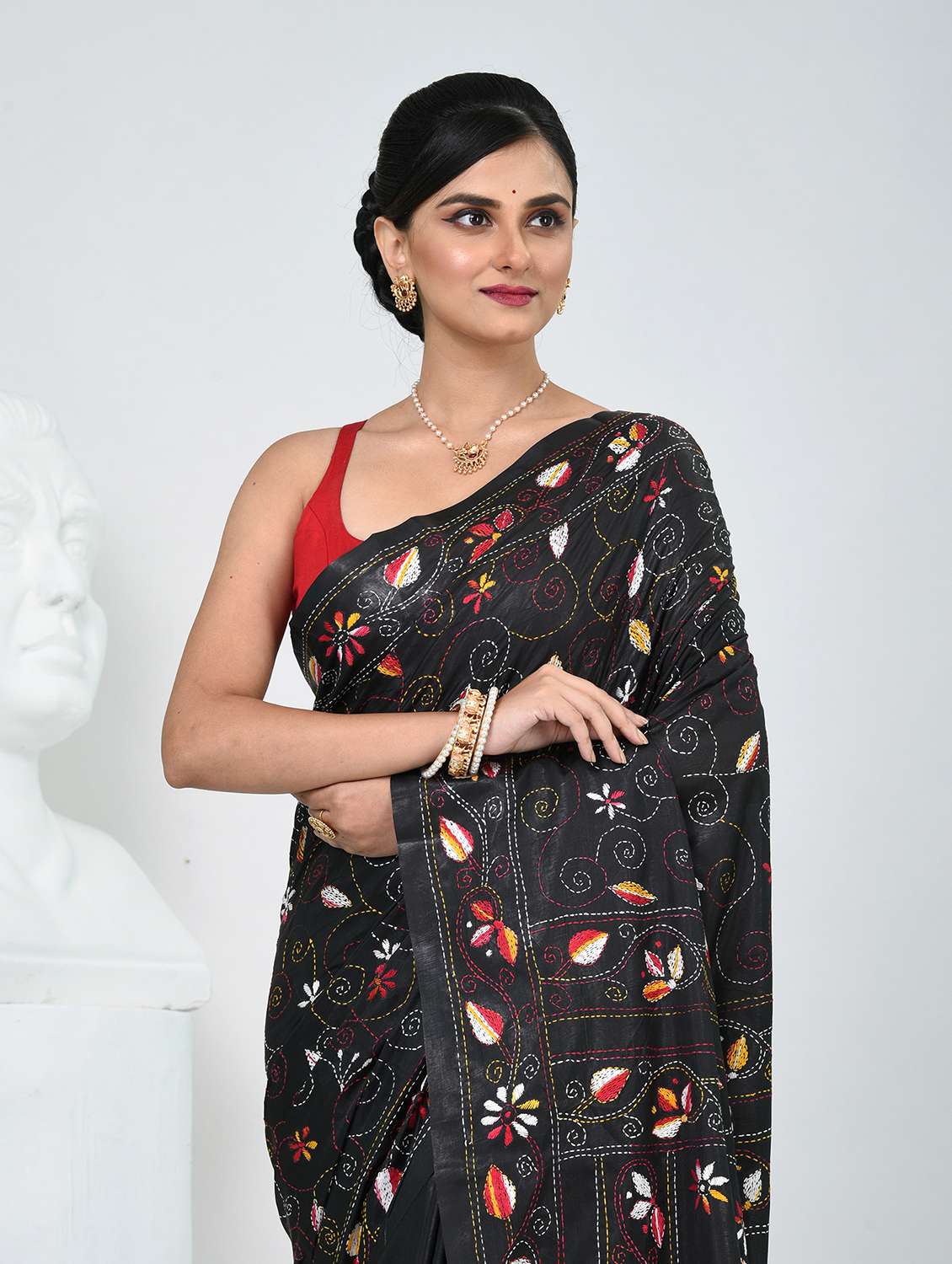 women solid with work handloom saree with blouse - 22060747 - Standard Image - 1