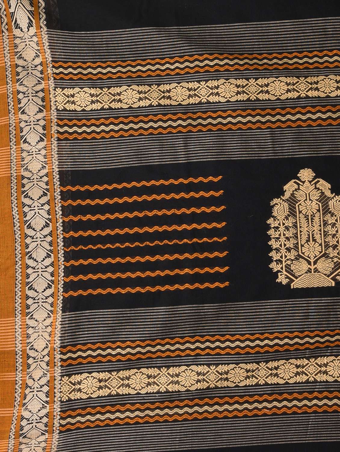 women self design handloom saree with blouse - 22060777 - Standard Image - 6