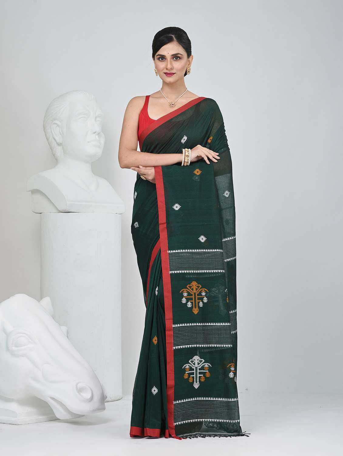 women self design handloom saree with blouse - 22060791 -  Zoom Image - 0
