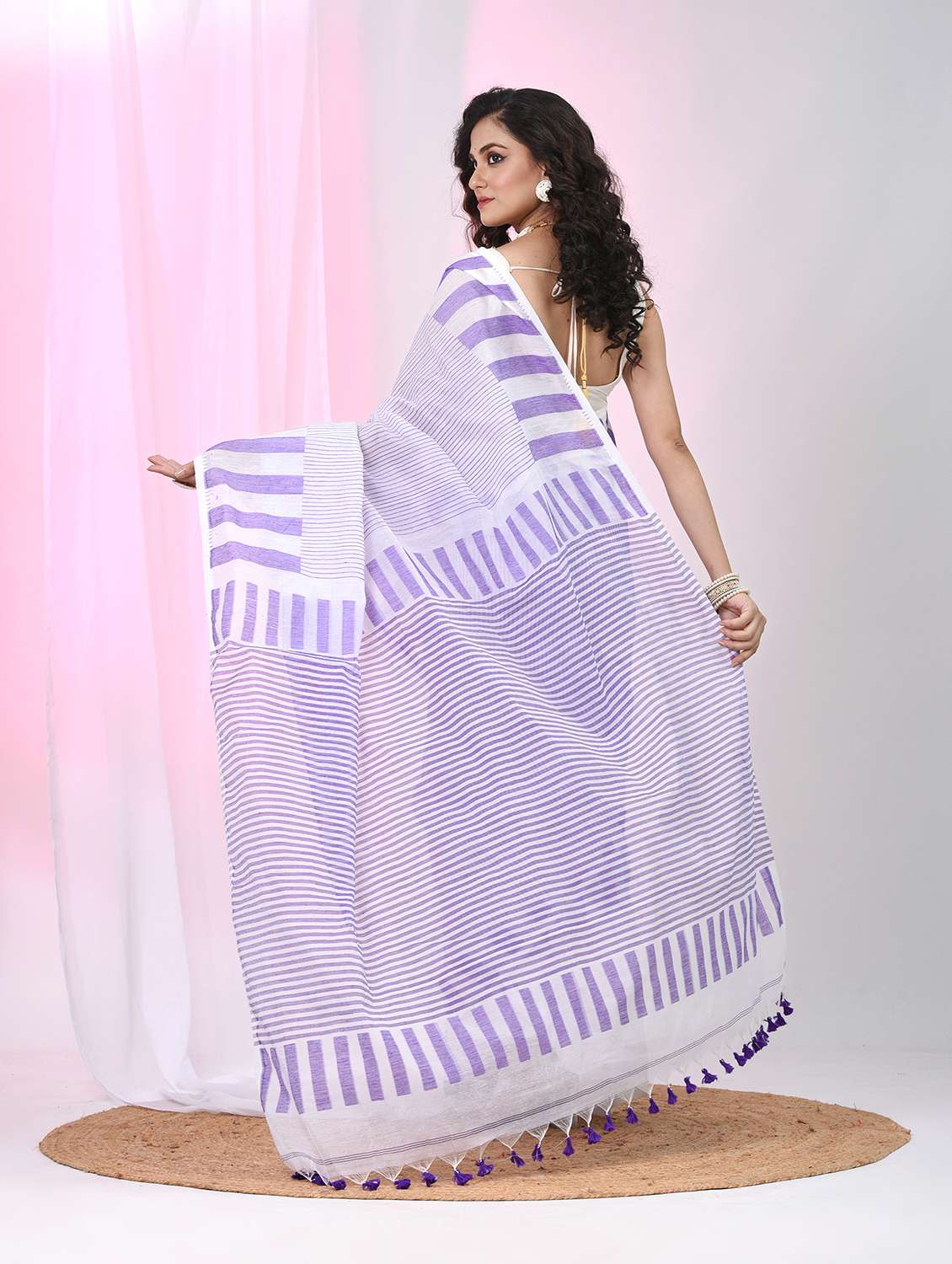 women striped handloom saree with blouse - 22060820 -  Standard Image - 4