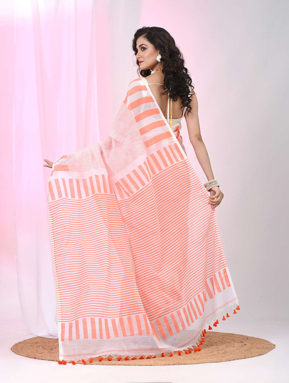 women striped handloom saree with blouse - 22060821 -  Standard Image - 4
