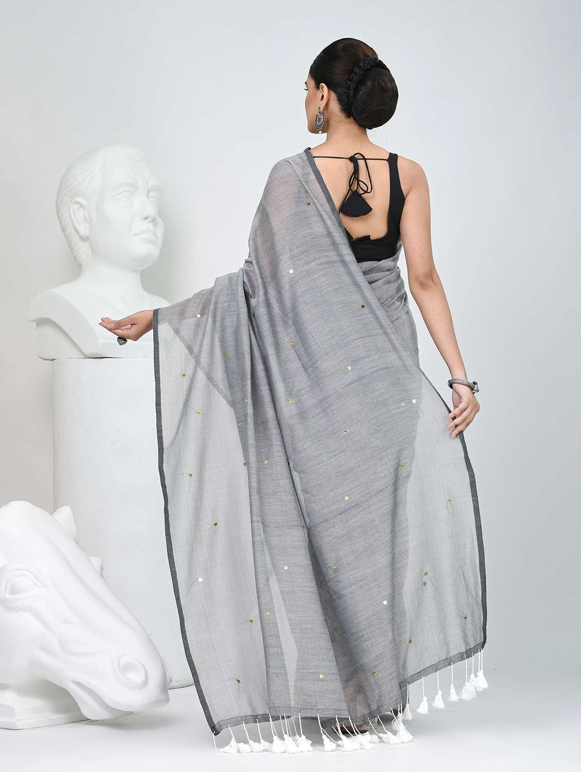 women solid with work handloom saree with blouse - 22060829 -  Standard Image - 4