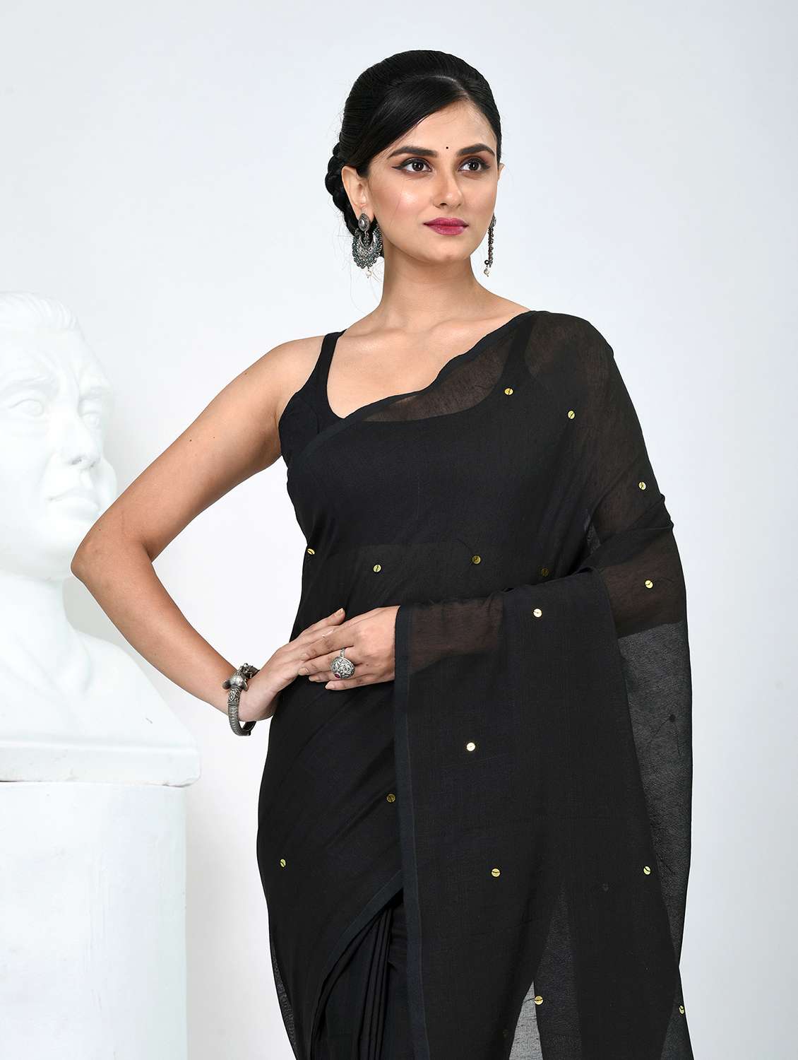 women solid with work handloom saree with blouse - 22060831 -  Standard Image - 1
