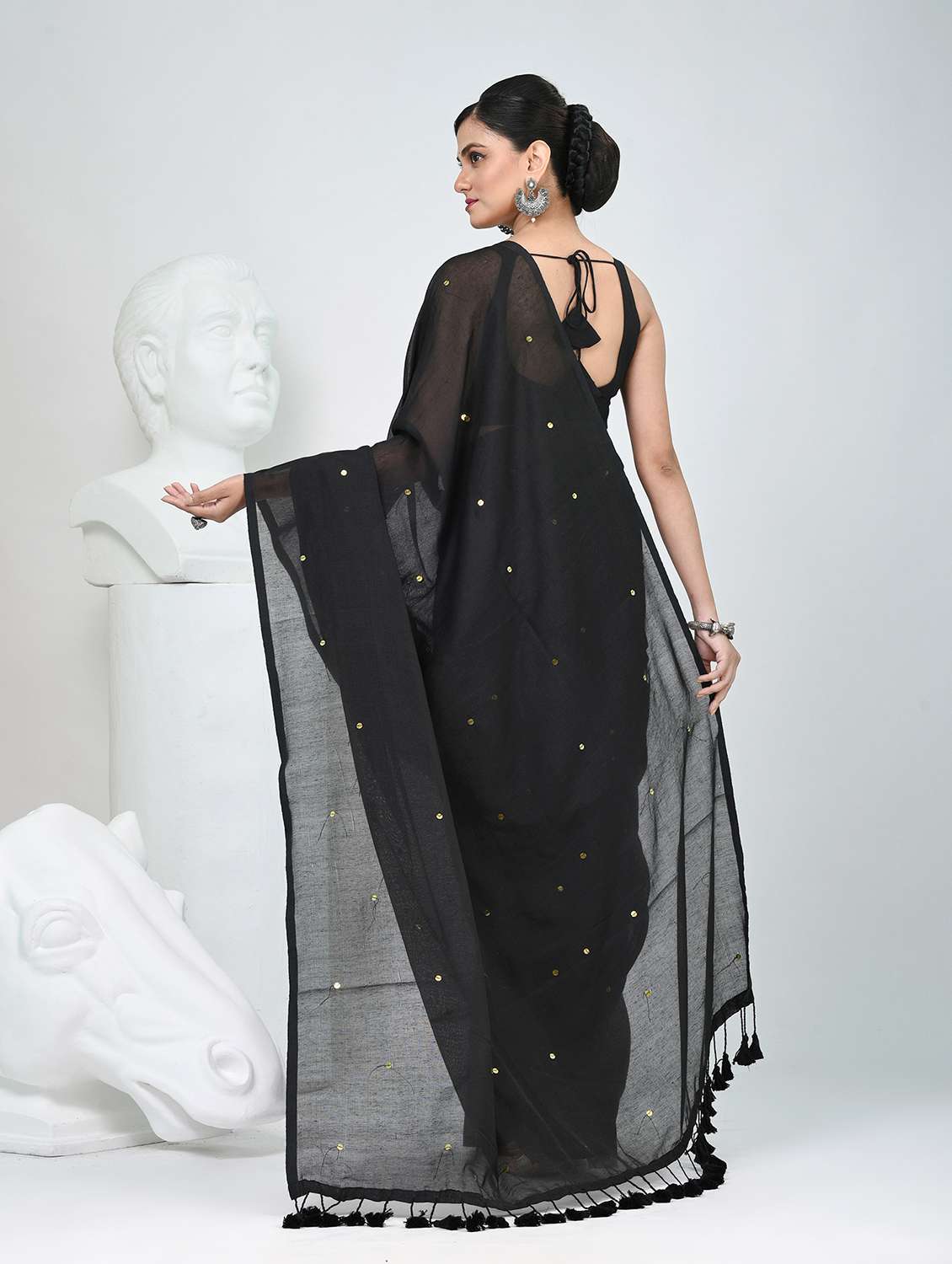 women solid with work handloom saree with blouse - 22060831 -  Standard Image - 4