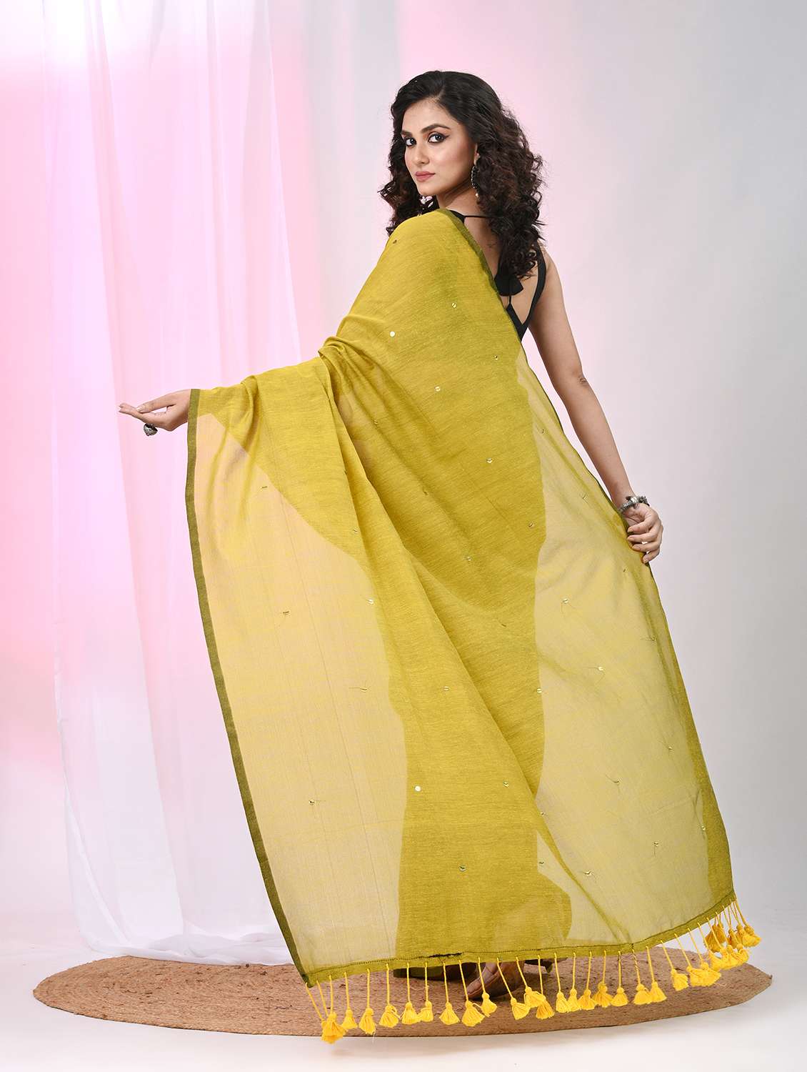 women solid with work handloom saree with blouse - 22060839 -  Standard Image - 4