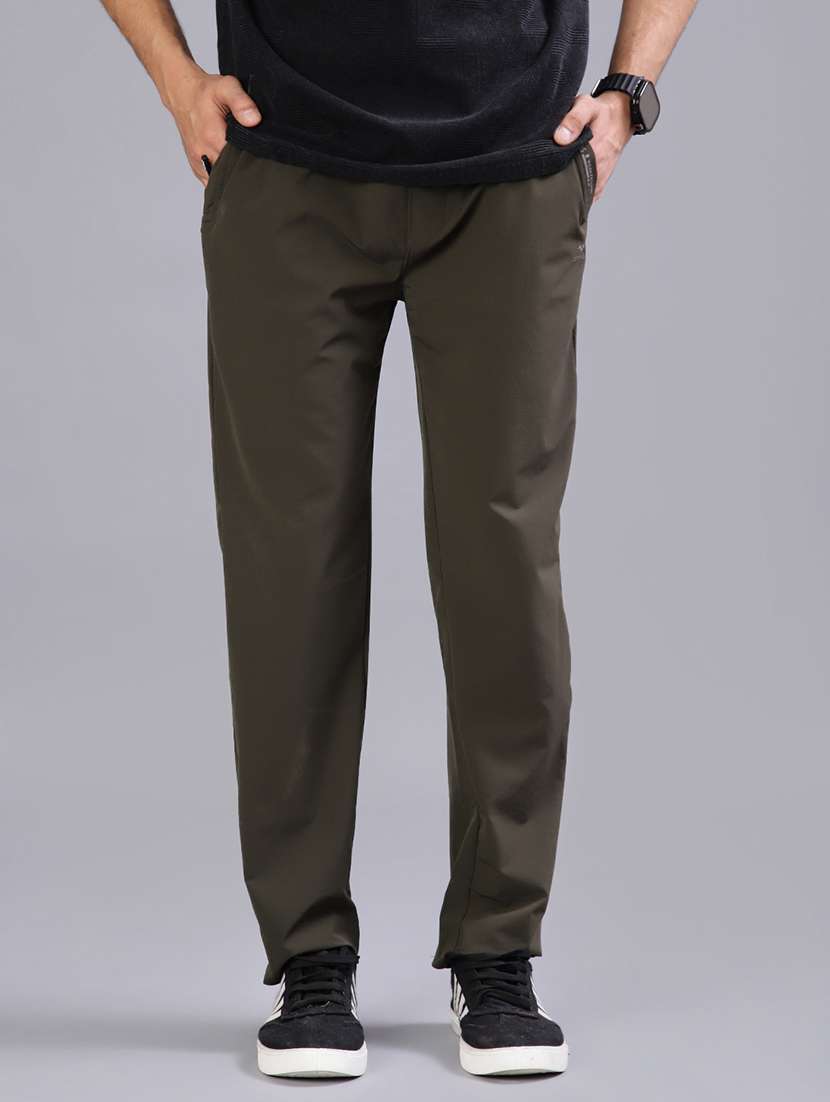 men solid mid rise regular fit track pant