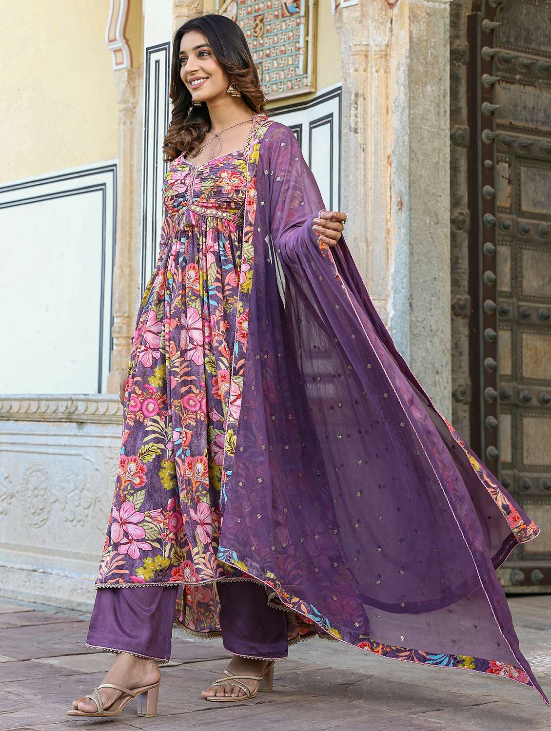 women floral long sleeve kurta pant with dupatta set - 22061485 - Standard Image - 4