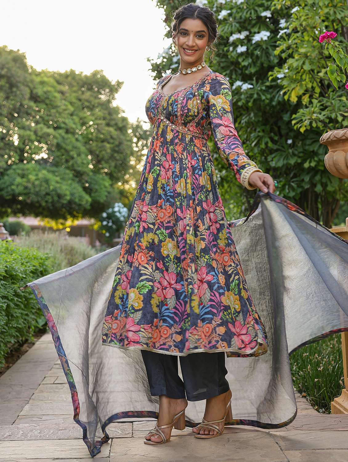 women floral long sleeve kurta pant with dupatta set - 22061488 -  Standard Image - 4