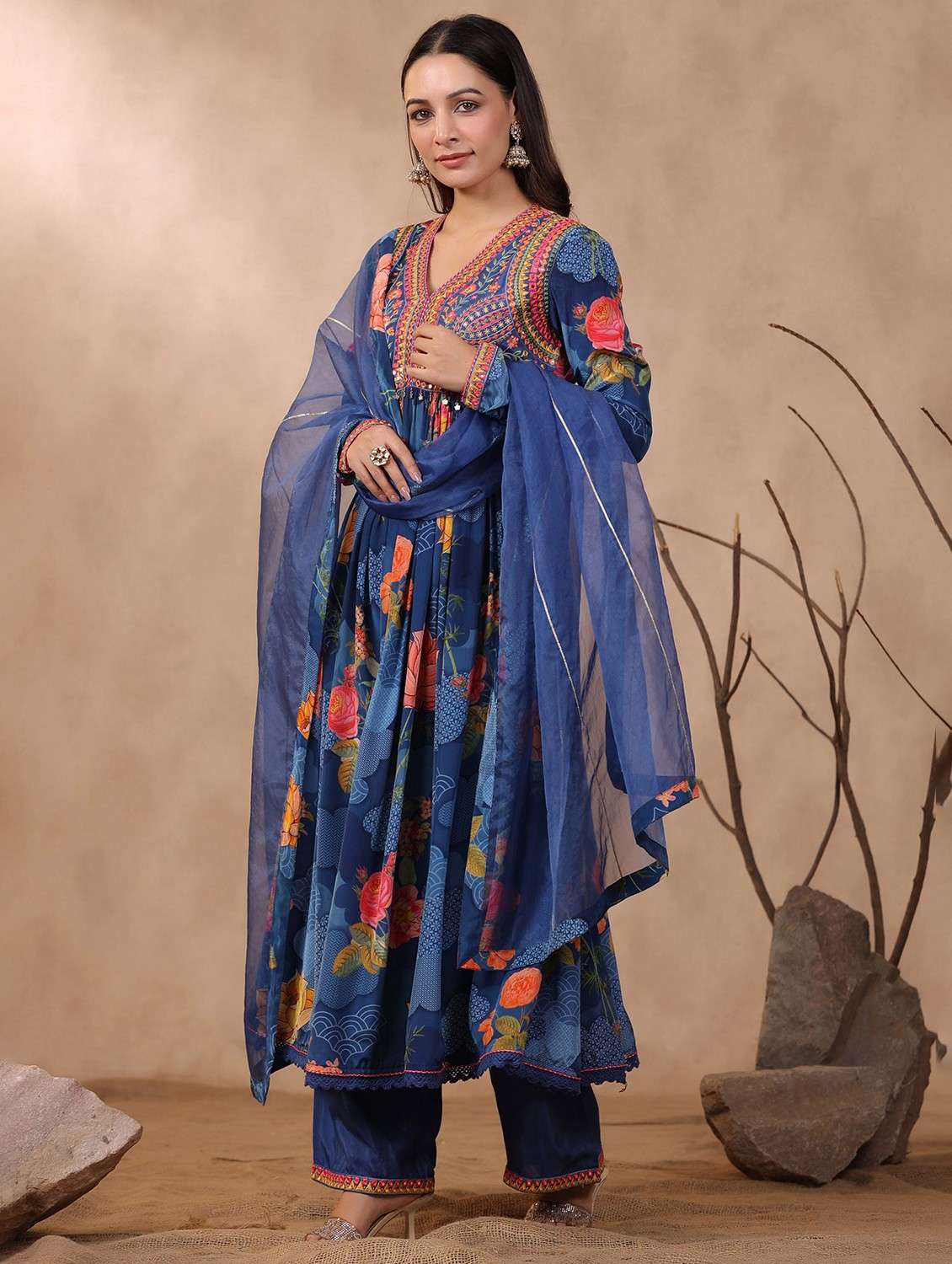 women printed long sleeve kurta pant with dupatta set - 22061497 -  Standard Image - 1