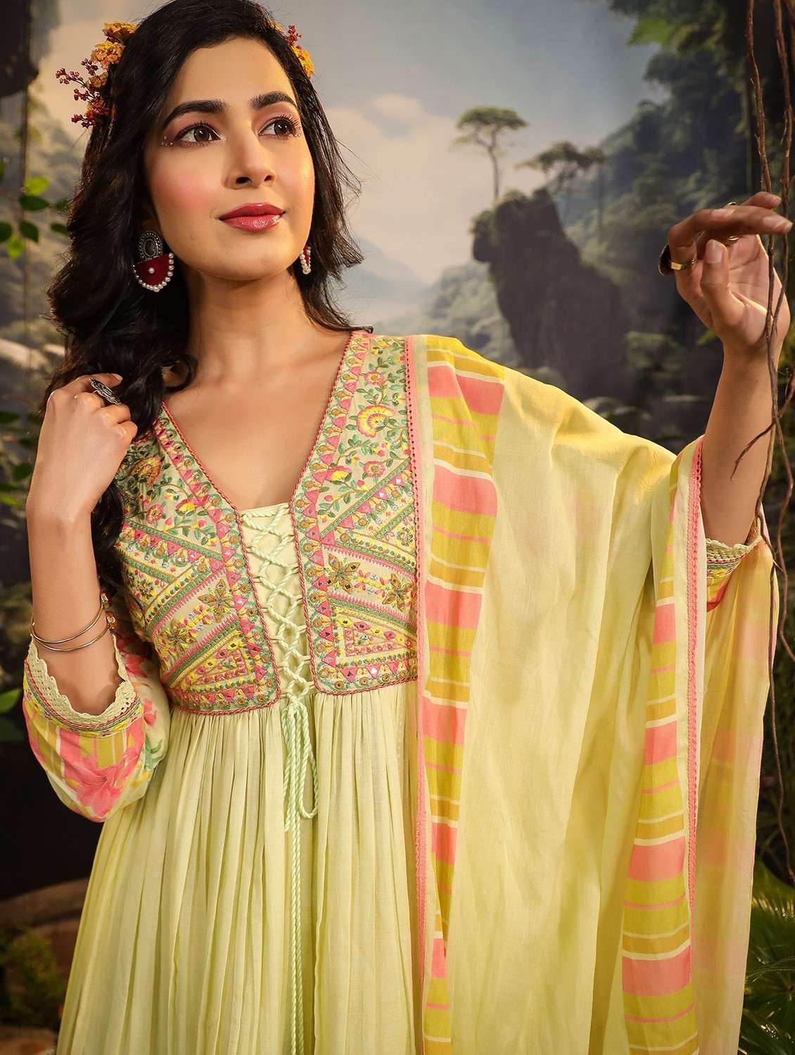 Women Floral Three Quarter Sleeve Kurta Pant With Dupatta Set
