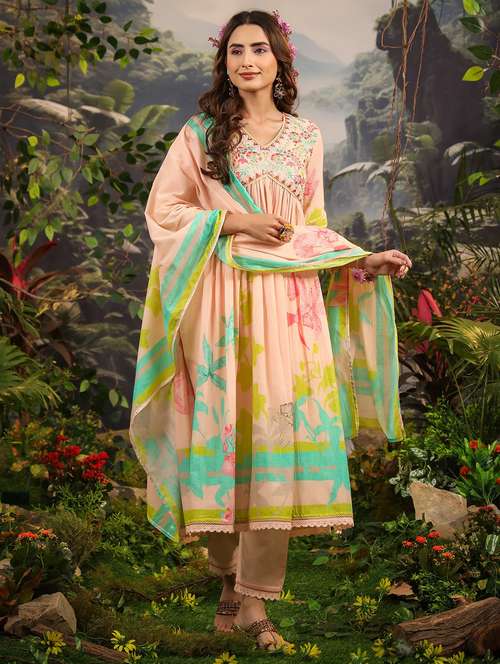 women floral three quarter sleeve kurta pant with dupatta set - 22061501 -  Standard Image - 0