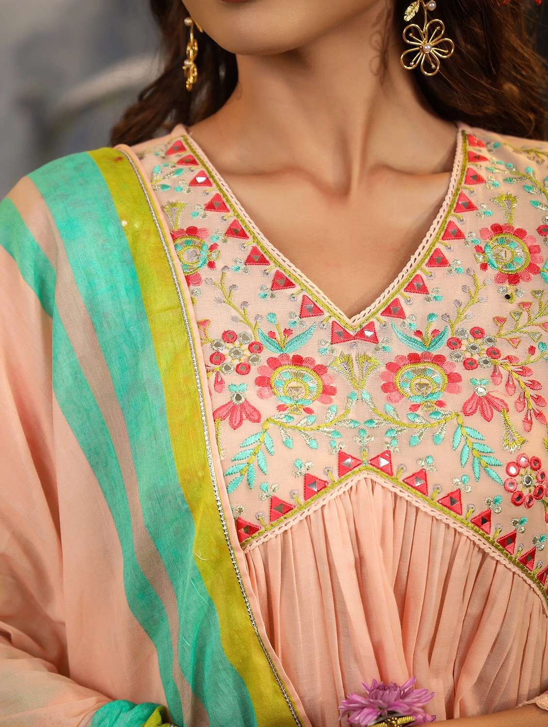 women floral three quarter sleeve kurta pant with dupatta set - 22061501 - Standard Image - 4