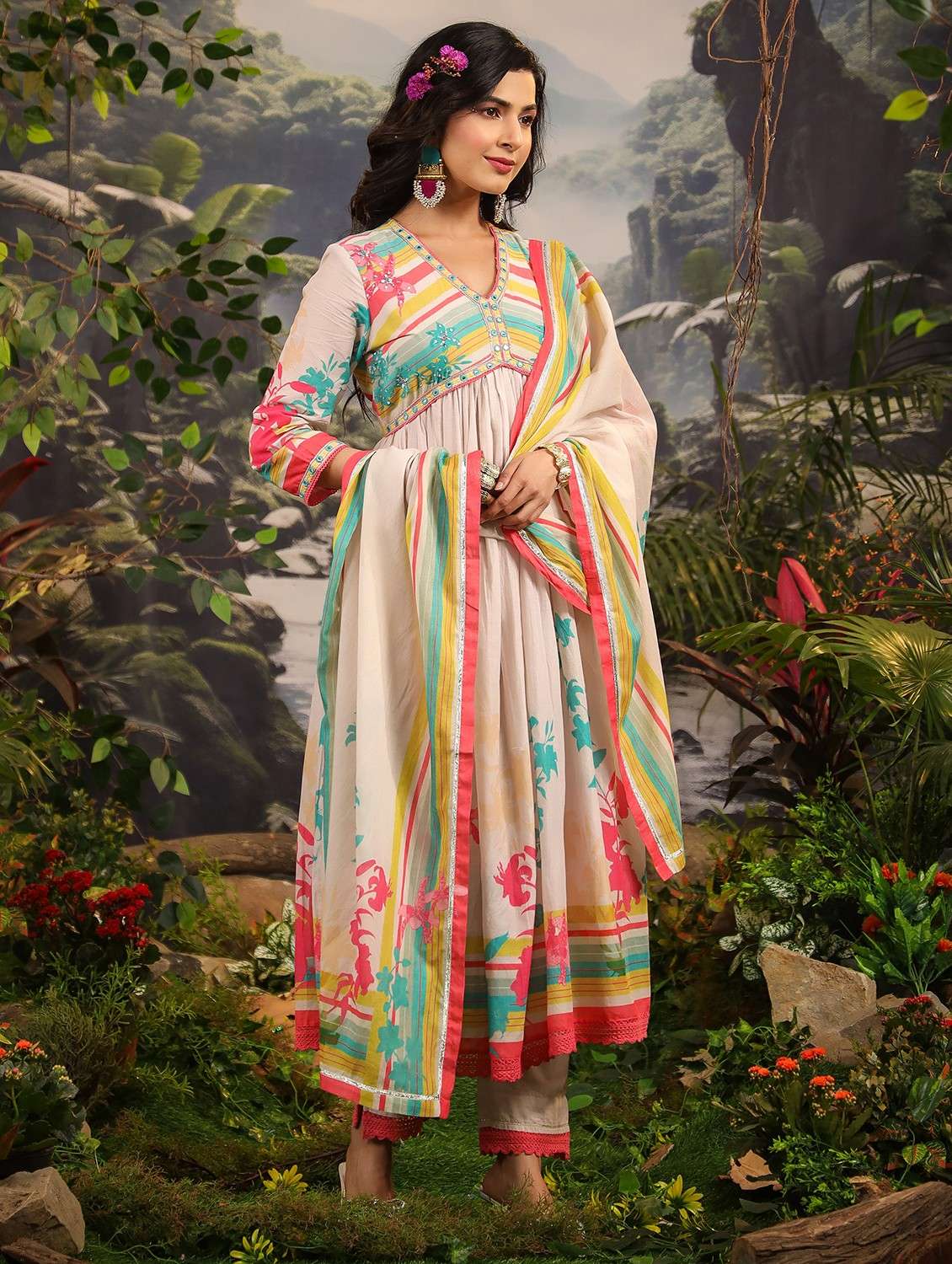 women floral three quarter sleeve kurta pant with dupatta set - 22061502 -  Standard Image - 1