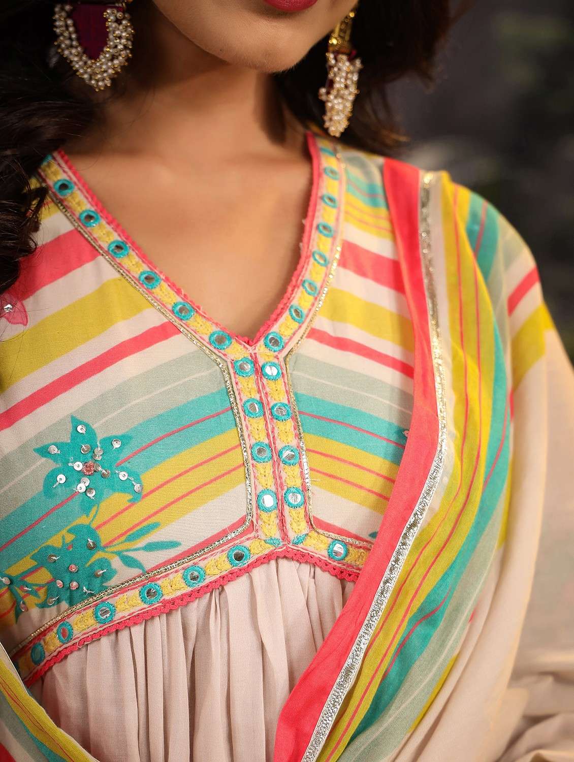 women floral three quarter sleeve kurta pant with dupatta set - 22061502 - Standard Image - 4