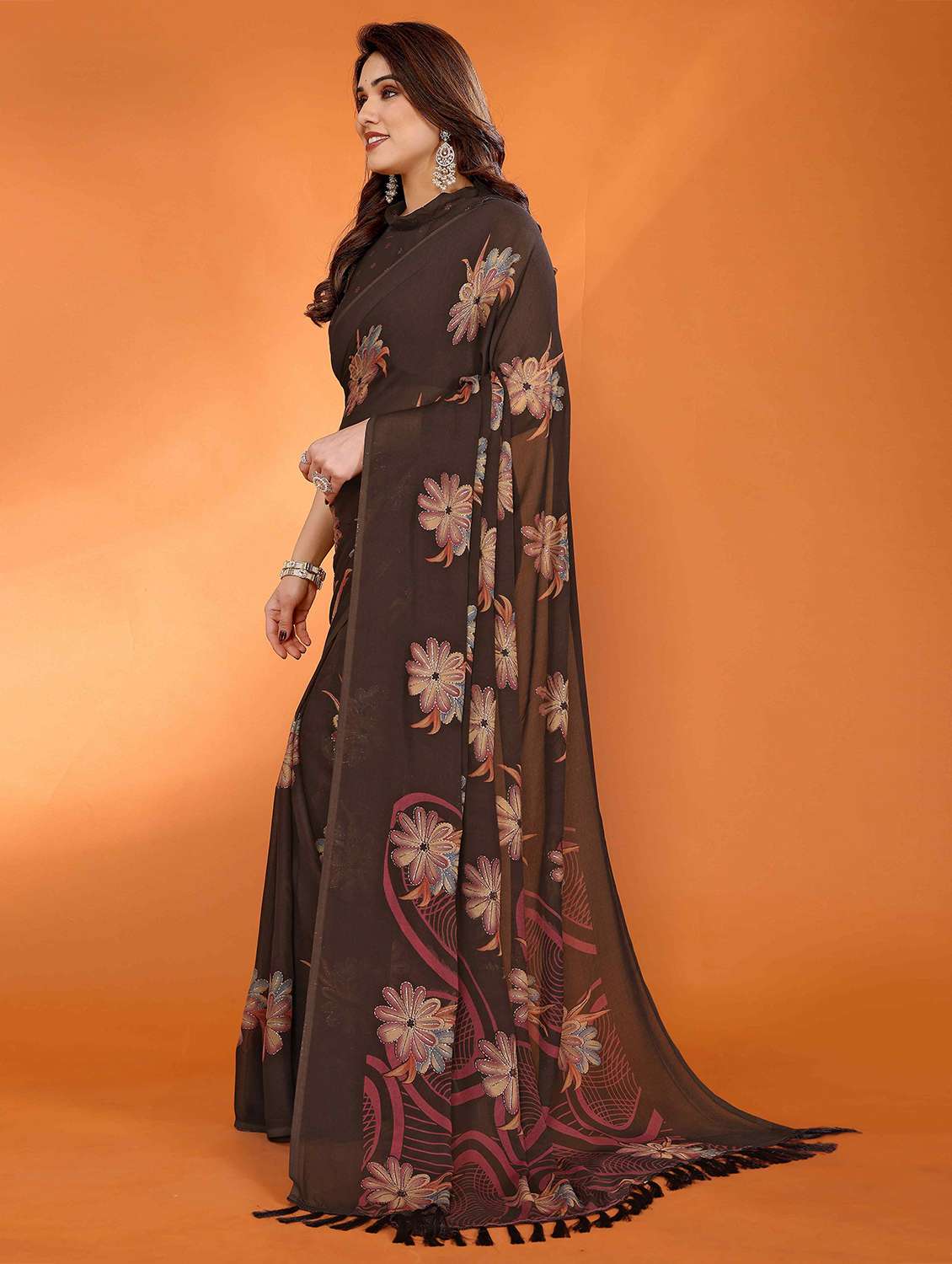 women floral printed saree with blouse - 22061564 -  Standard Image - 1