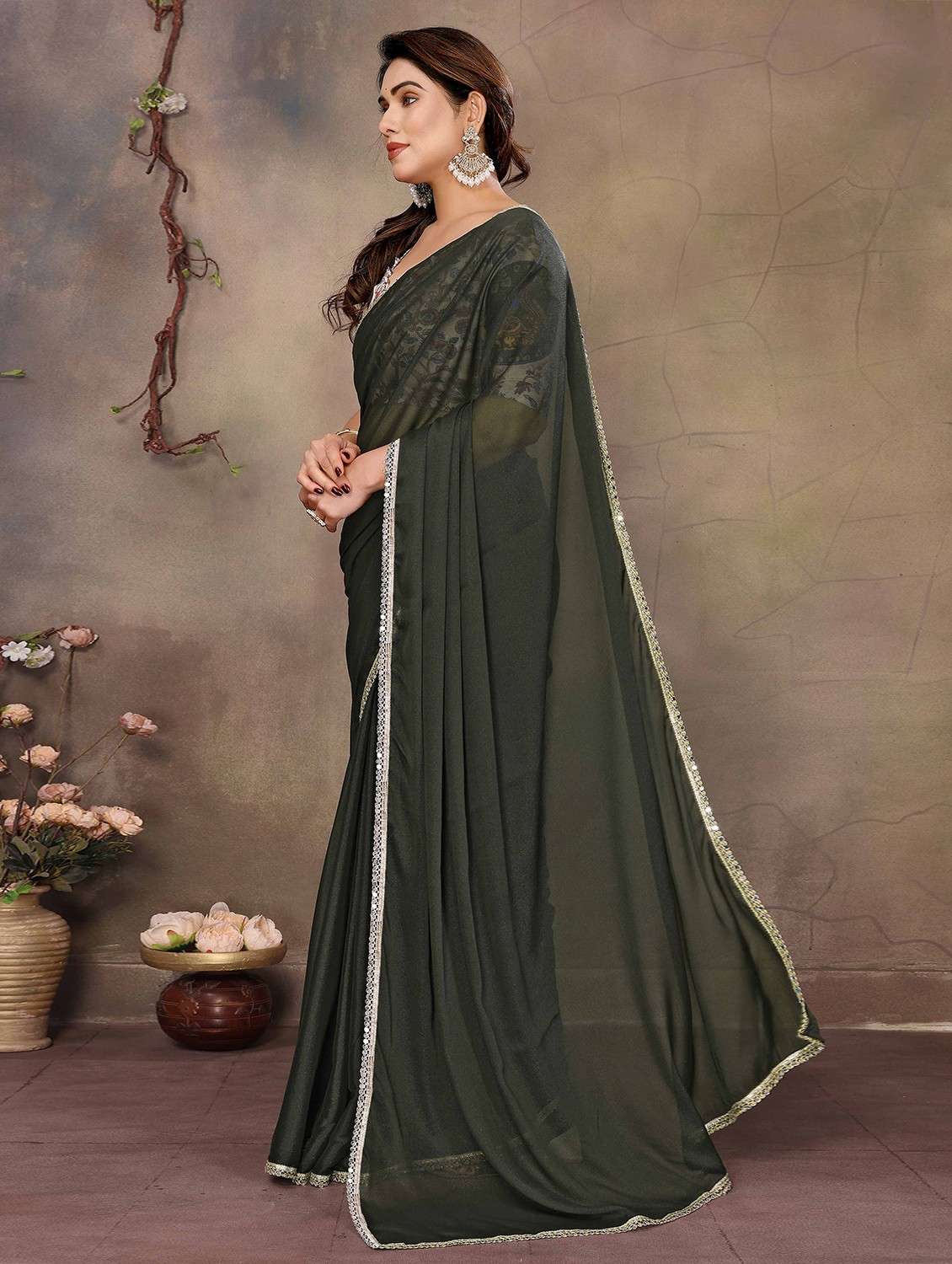 women solid plain embellished bordered saree with blouse - 22061585 -  Standard Image - 1